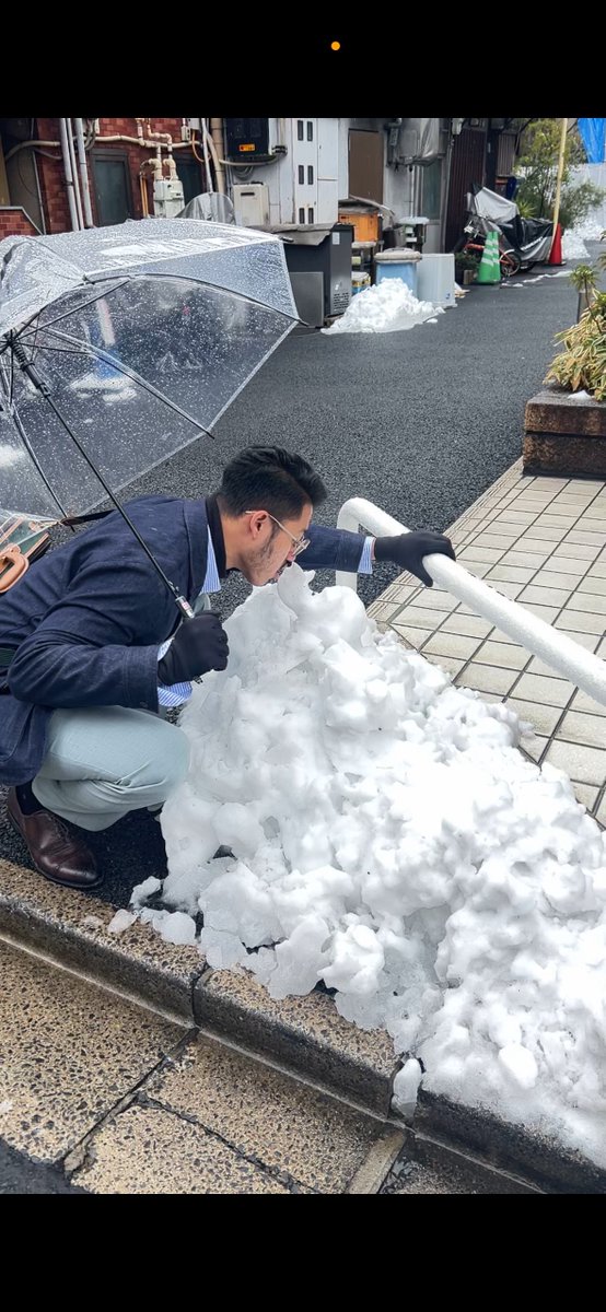 💅🏻: Umur 25 harus punya 100 jt?

Gini, kalo kamu lahir jadi Kaesang, punya segala akses dr mulai sekolah di luar negri sampe private jet ada. Kamu seharusnya malu cuma punya 100 jt.

Tapi kalo kamu terlahir di keluarga yang kuliahin kamu aja kesusahan biaya, lalu di umur 25 kamu