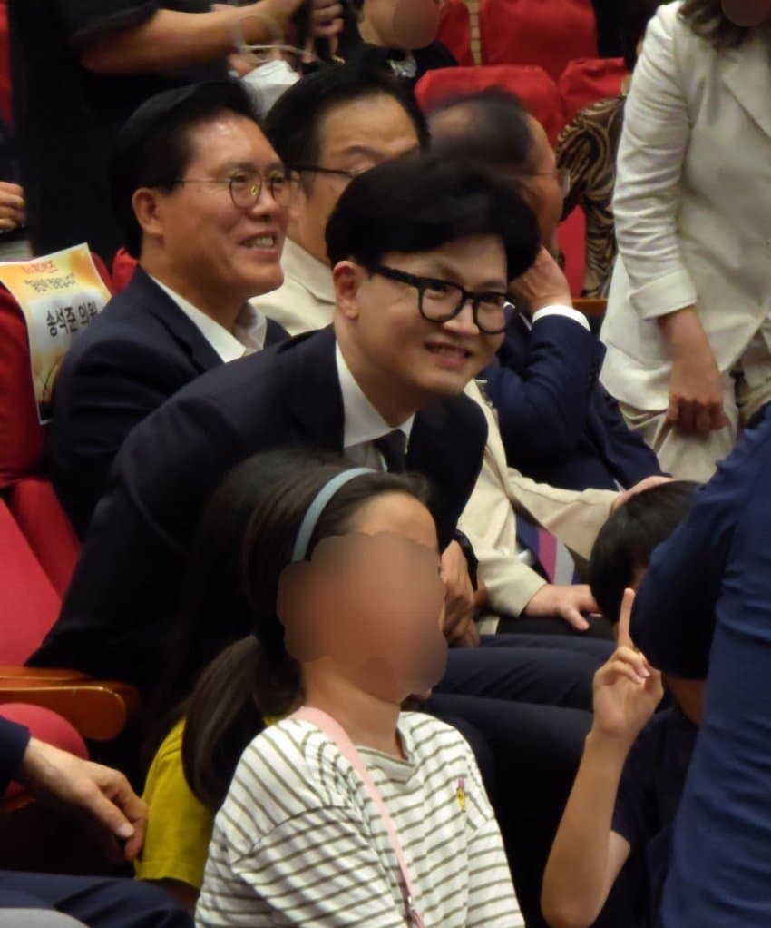 FindYourFeather❣ tweet media