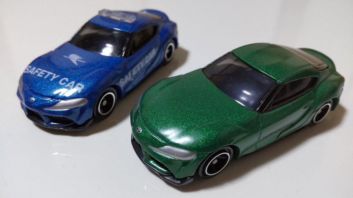 verossa43's tweet photo. 【今日のイッピン】
タカラトミーさんの「トミカショップオリジナル GRスープラ」です。緑色系の車を探していたら、これをセレクトしました。これでトミカも7台目。セーフティカーのスープラと並べてみました😋
#トミカショップオリジナル
#GRスープラ
#ORIGINALMODEL
#トミカ
#今日のイッピン https://t.co/DfbjaO9NvK