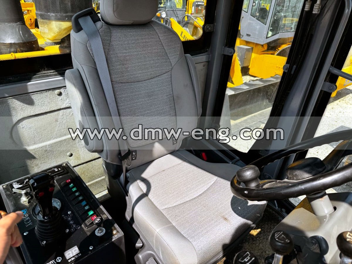 DmwEngLTD's tweet photo. Available Now..  Fairly Used  CAT D6G Loader, We deliver nationwide in Nigeria #HeavyMachineryNigeria #BuildNigeria #BackhoeForSale
#Diddy
Nigerian Army Kelly TG Omori Nnamdi Kanu Saudi Arabia Israel https://t.co/h62jllEnfB