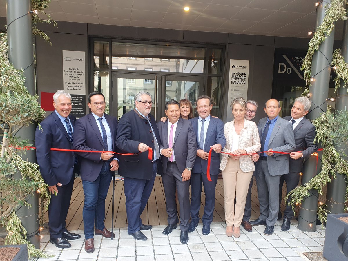 #INAUGURATION Clermont School of Business (ex-ESC Clermont Business School) inaugure son campus "Trudaine XL", agrandi et rénové, mêlant dans son architecture le neuf et l'ancien. 

Pour l'occasion, les personnalités de la Région Auvergne Rhône-Alpes ont fait le déplacement. ⬇️
