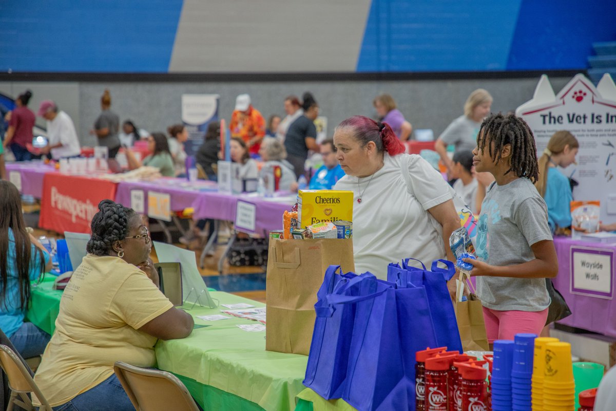 RaytownSchools's tweet photo. Thanks to everyone that took time to be a part of our Community Connections Resource Fair. We love how our community comes together to support one another. 💓 #weareraytown #raytownmo #rqsforward #raytownqualityschools https://t.co/6YhNbwAW9k