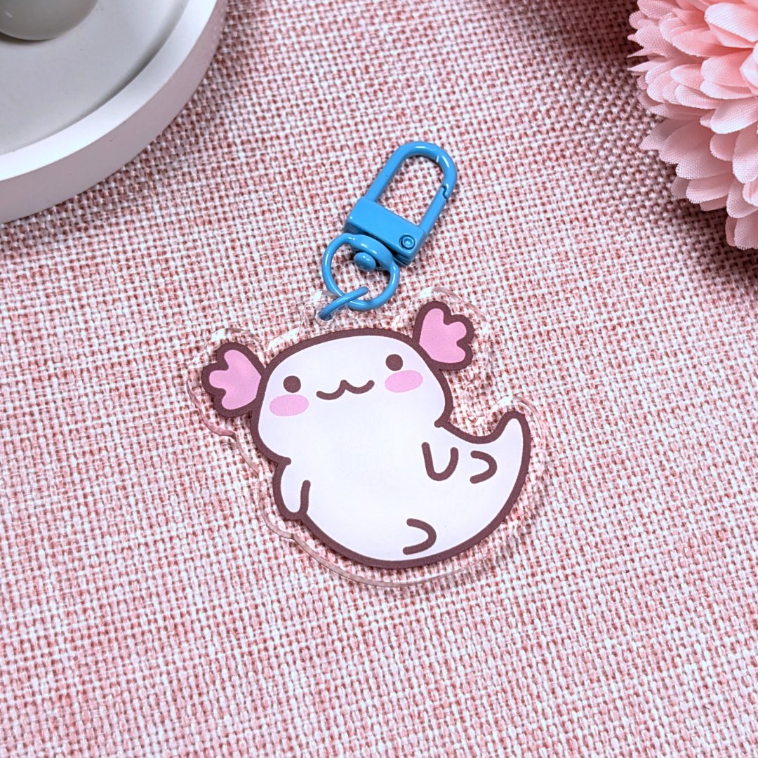 My latest keychain designs 💕 
#cuteart #kawaiishop #axolotl