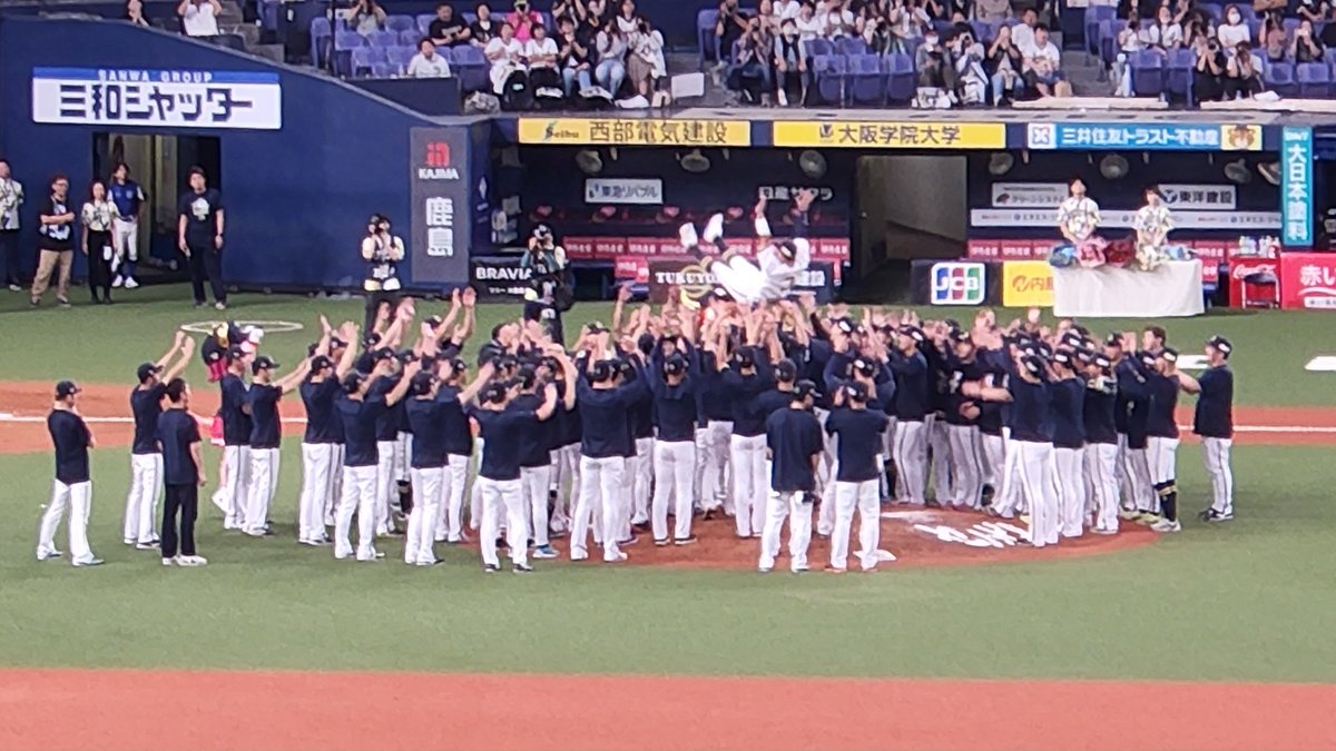 baridaru_com's tweet photo. オリックスバファローズ第一章 終
球団初期を知らない若い選手が作る第二章が楽しみですわ。 https://t.co/6EukzUzLhp
