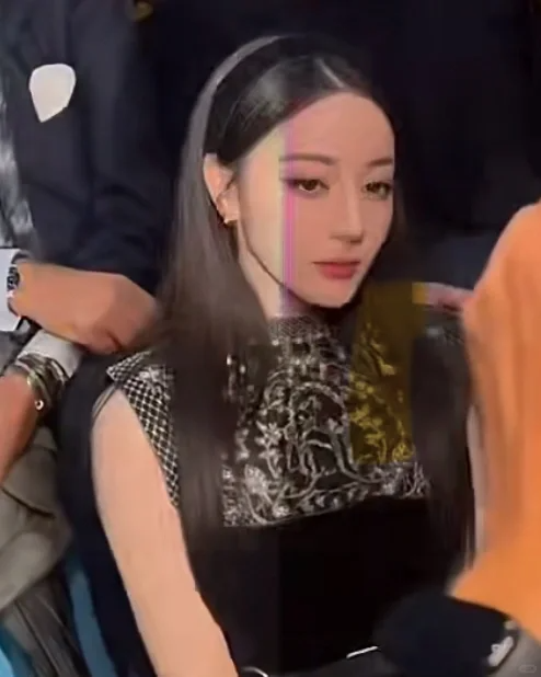 With her stunning beauty, Dilraba captivates us all, especially when she’s dressed in Dior’s exquisite designs
Dilraba Dior PFW2024
#DilrabaXDiorSS25
#DIORSS25