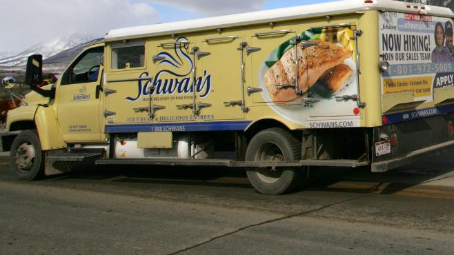 MrRyanAnderson's tweet photo. "We're going to be okay....You can rest now" Minnesota-based Yelloh, formerly Schwan's, shutting down after 72 years #news #schwans #icecream #getdowntheschwansmanishere
#Minnesota https://t.co/PYdQcnYPb8