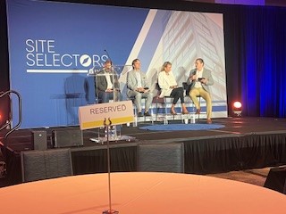 Good morning from Detroit at the <a href="/SiteSelectGuild/">Site Selectors Guild</a> 2024 Fall Forum! Kicking things off talking about the EV market and what it takes for a community to land an EV project or expand their EV footprint. Excellent information! #econdev