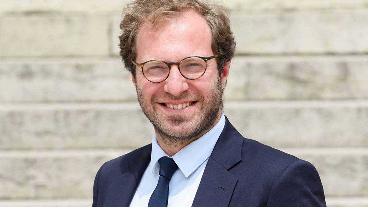 Lycrem3's tweet photo. ➡️Plein soutien à notre ministre de l’économie et des finances @antoine_armand ! Depuis ce matin il est victime d’une attaque en meute de la part de la fange d’extrême droite pour avoir dit la réalité. Avec vous Monsieur le ministre.✅ https://t.co/9Jjlm9TLRc