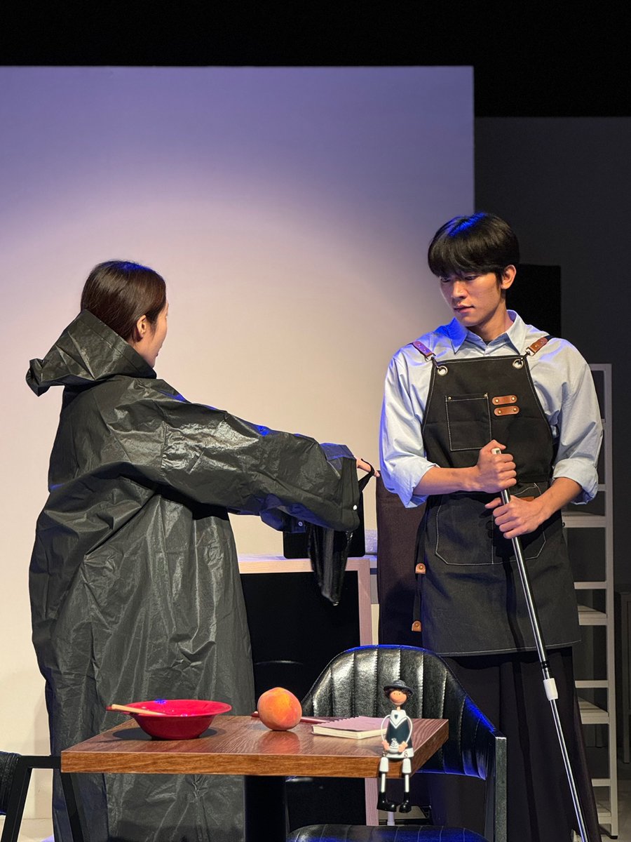 group_kkol's tweet photo. 연극[첼로와 비빔면, 그리고 검은 우비]

연습사진 공개

첫 공연까지 D-2!
공연을 앞두고 무대 위에서 열심히 연습하는 배우들의 모습을 공개합니다.

-
2024.09.26(목) ~ 2024.10.05(토)
스튜디오 블루
#첼로와비빔면그리고검은우비 #창작집단꼴 #스튜디오블루 https://t.co/zOAUsof6hC