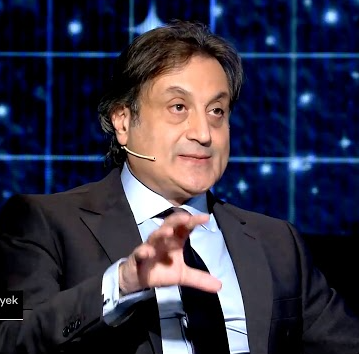 Eyaaaad's tweet photo. هل توقعت اللبنانية ليلى عبداللطيف ما سيحدث في بلدها؟
لا

هل توقع اللبناني ميشيل حايك ما سيحدث في بلده؟
لا

وشكراً https://t.co/QNPkaTH1B1