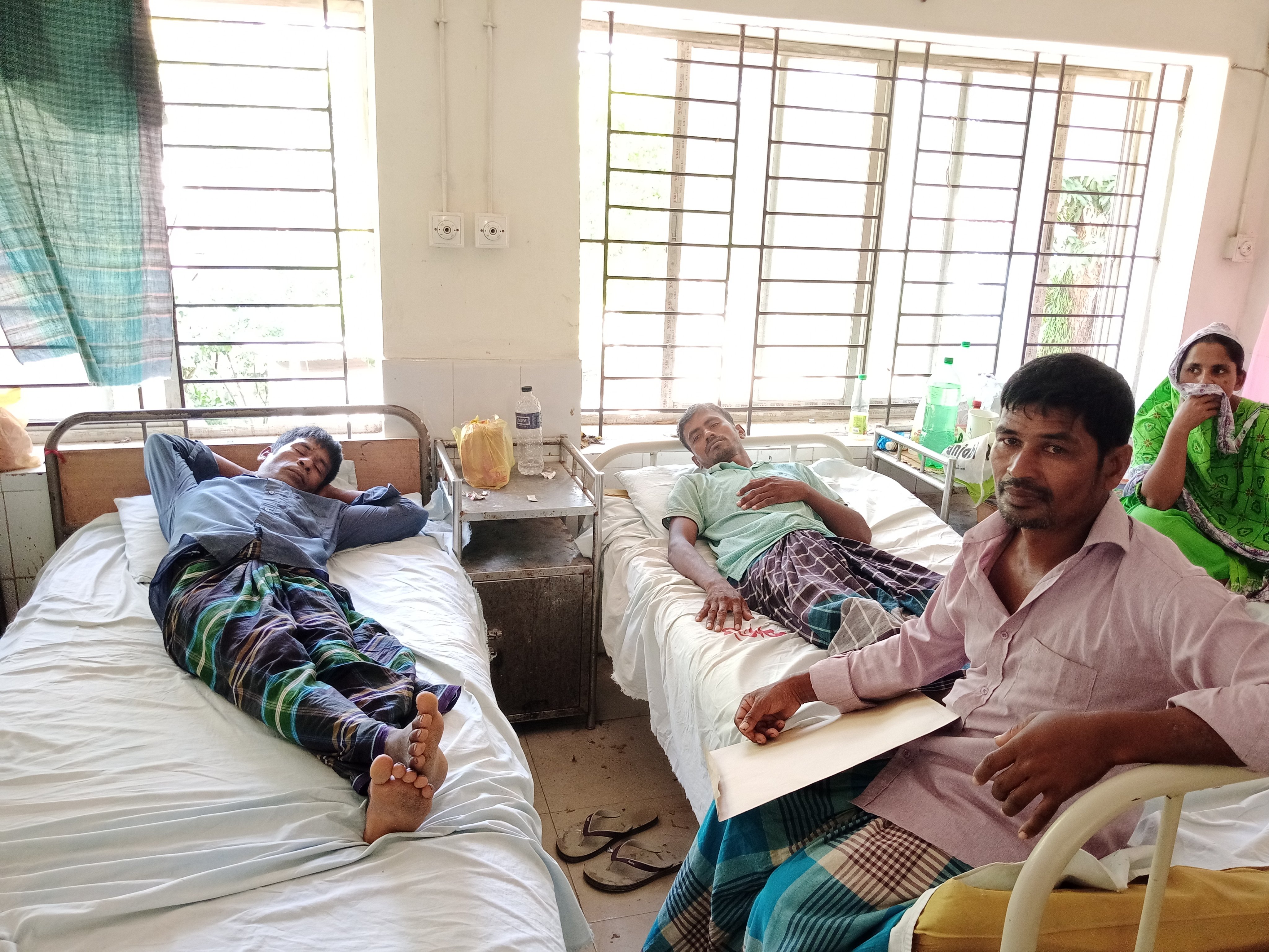 সরিষাবাড়ীতে জমি বিক্রি করে পুনরায় বেদখলের অপচেষ্টায় বসতবাড়িতে হামলা-লুটপাট