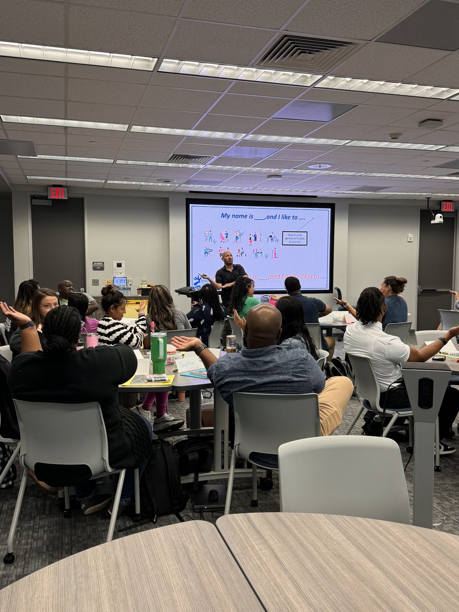 Math teachers learning with <a href="/adrianmendozaed/">adrianmendozaed</a> to provide targeted language support for our EBs!