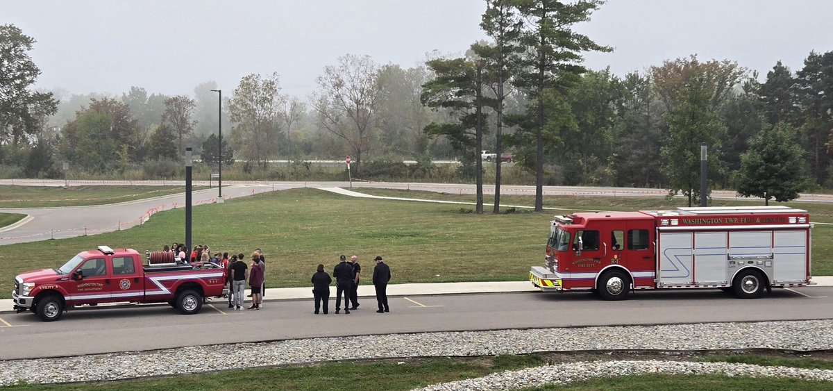 RomeoAcadCoach's tweet photo. School is back in session and @RomeoHighSchool students are back to gaining real world experiences that are embedded into the curriculum.  More to come. @actecareertech @RHS_9th_Academy @romeoschools https://t.co/ElR4bA07Pc