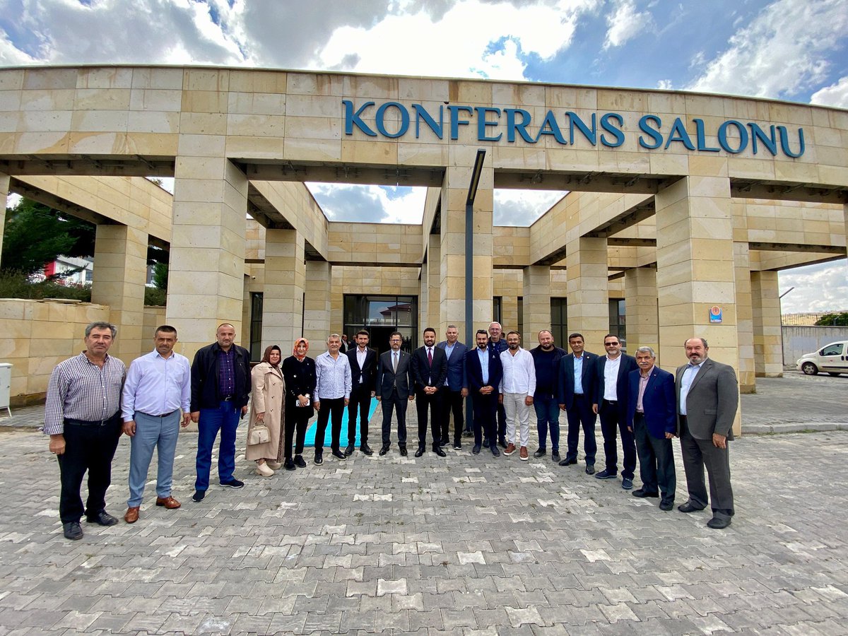 📍Ahiler Kalkınma Ajansı 

Tarımda üretim planlaması ve yeni destekleme programı hakkında, Bakanımız Sn. Ebubekir Gizligider’in gerçekleştirdiği bilgilendirme sunumuna İl Başkanımız Muhammed Feyzi Aygün(<a href="/av_mfa/">Muhammed Feyzi Aygün</a>), Kadın Kolları Başkanımız CelebiElife, Gençlik Kolları Başkanımız