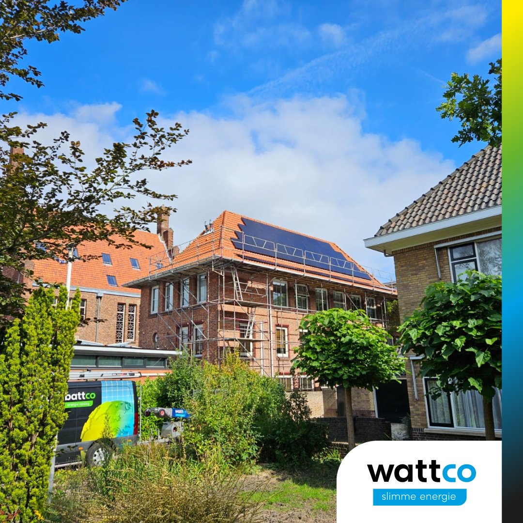 𝗧𝗼𝘁𝗮𝗮𝗹𝗽𝗿𝗼𝗷𝗲𝗰𝘁 𝗕𝗼𝗿𝗴𝗱𝗼𝗿𝗳𝗳 𝗪𝗮𝘁𝗲𝗿𝗶𝗻𝗴𝗲𝗻 🌞 🔋 
In hartje Wateringen plaatsten wij deze week een zonnepaneleninstallatie op het prachtige monumentale pand van Borgdorff Makelaars. Binnenkort plaatst @battco92659 als aanvulling ook een batterijsysteem😃