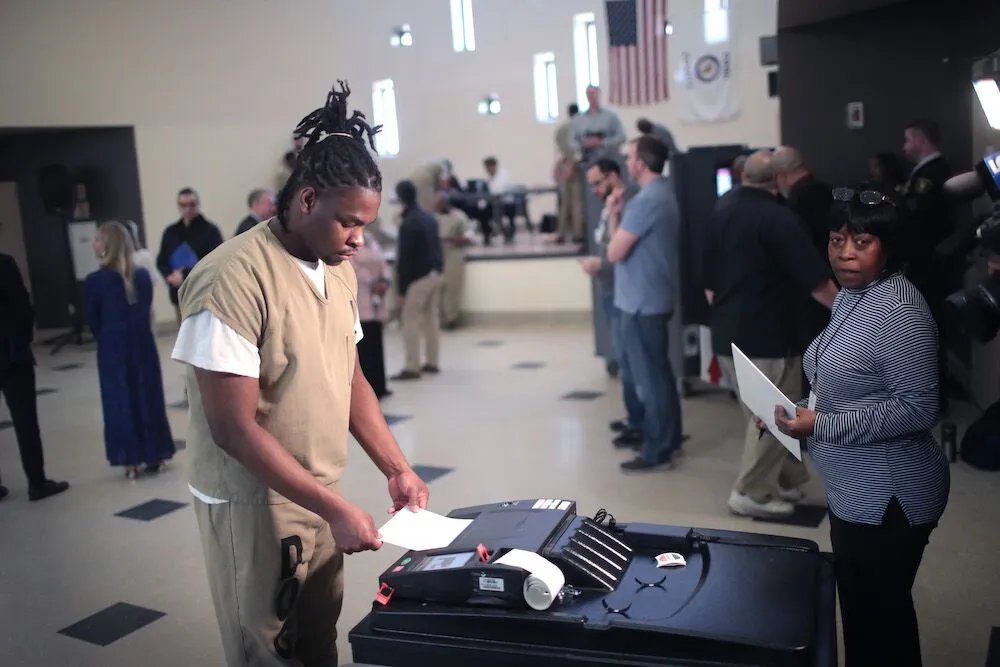 Voting from jail can be a challenging, costly undertaking, and many jailed voters are not provided with complete or accurate information about their right to vote. 

Here's how we can overcome some of these barriers: naacpldf.org/detained-and-d…
