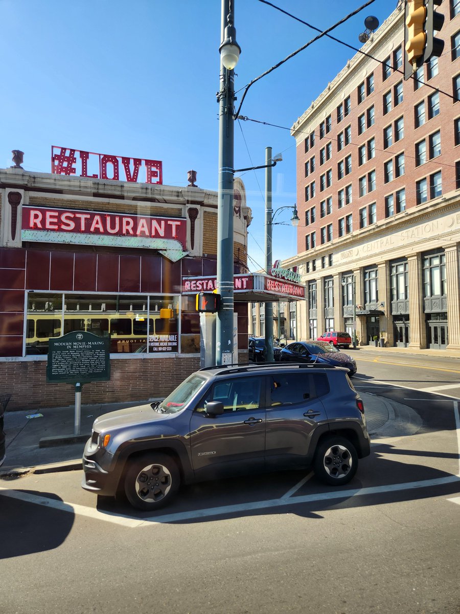 Discover Memphis like never before this September! 🍂Dive into the city’s rich history, vibrant culture, and local hotspots with the Memphis Insiders Tour. Let’s make memories in the heart of the Bluff City!🎸🌆

Link in register for 9/18 from 9:30am-11am: welcometomemphis.org/insiders-tour