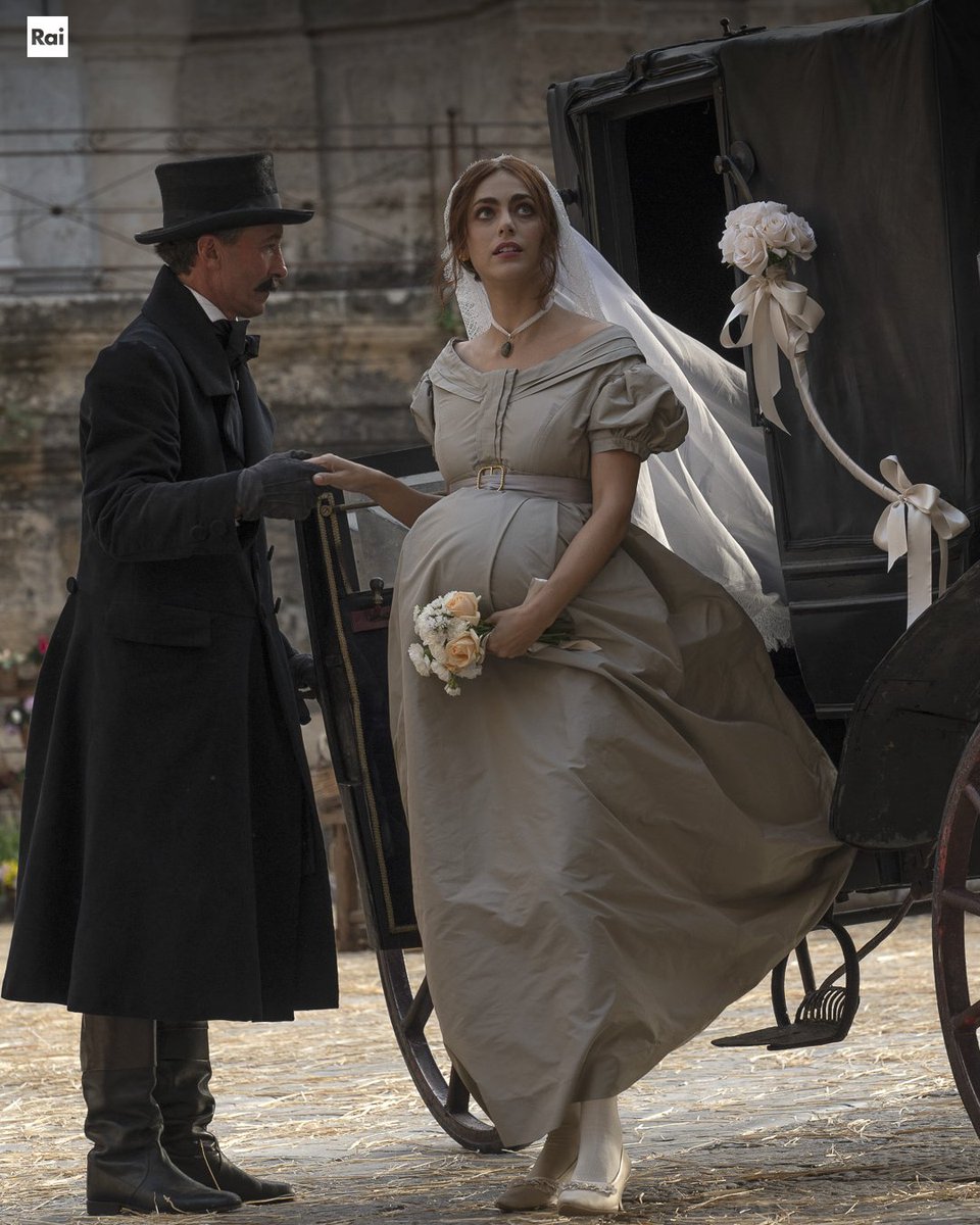 RaiUno's tweet photo. Alle 21.30 "I Leoni di Sicilia" di @paologenoves episodi 5-6 in #PrimaVisione #ILDS #ILeonidiSicilia | Con Michele Riondino, Miriam Leone, @VinMarchioni @paolobriguglia @EduardoScarpet1 Donatella Finocchiaro, @missipanda |

[Ph. Credit Maria Marin] https://t.co/2IYxLaJyyJ