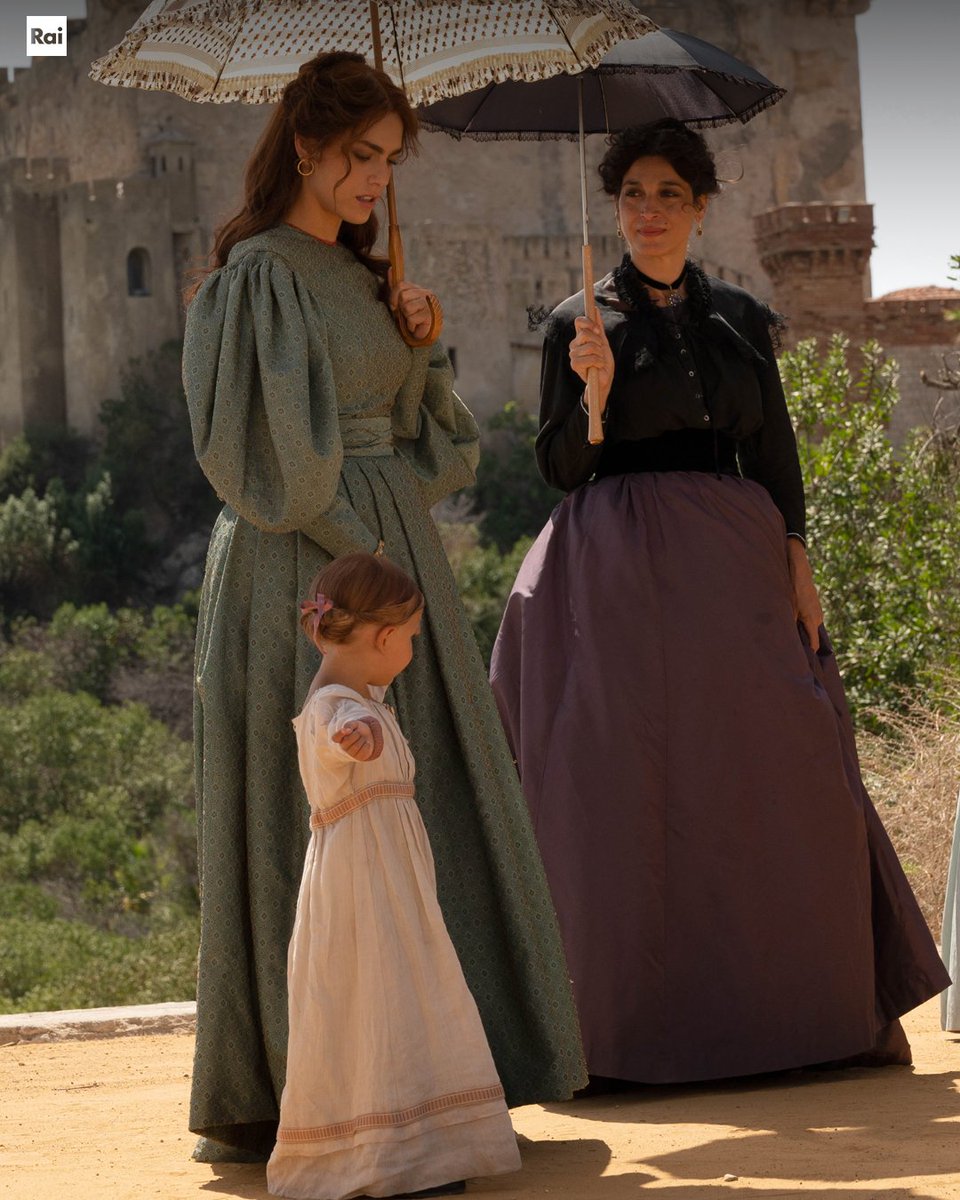 RaiUno's tweet photo. Alle 21.30 "I Leoni di Sicilia" di @paologenoves episodi 5-6 in #PrimaVisione #ILDS #ILeonidiSicilia | Con Michele Riondino, Miriam Leone, @VinMarchioni @paolobriguglia @EduardoScarpet1 Donatella Finocchiaro, @missipanda |

[Ph. Credit Maria Marin] https://t.co/2IYxLaJyyJ