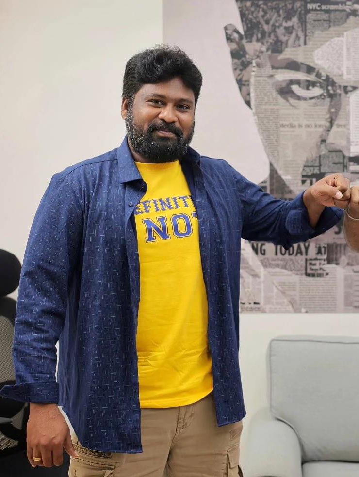 meesakar's tweet photo. Stunt choreographer @dhilipaction spotted wearing our “THE GREATEST OF ALL TIME” official merchandise!

—————————

"THE GREATEST OF ALL TIME" official merchandise is live🚨 

Grab yours @ https://t.co/RvOmT6H9Gd 🔗 

#Meesakar #TheGreatestOfAllTimeXMeesakar #TheGOAT #GOAT #ThalapathyVijay #Vijay #TheGreatestOfAllTime #ThalapathyIsTheGOAT #AvenkatPrabhuHero #AYuvanShankarRajaMagical #VenkatPrabhu #YuvanShankarRaja #WearYourPride #WithLoveFromCoimbatore

@actorvijay Sir  
A @vp_offl Hero 
A @thisisysr Magical   

#TheGreatestOfAllTime #ThalapathyIsTheGOAT #KalpathiSAghoram #KalpathiSGanesh #KalpathiSSuresh
@Ags_production
@archanakalpathi
@aishkalpathi

@actorprashanth @PDdancing @dhilipaction #Mohan #Jayaram @actress_Sneha #Laila @meenakshiioffl @iYogiBabu @paro_nair @actor_ajmal #VTVGanesh @actor_vaibhav @Premgiamaren @aravindaakash @ajayraaj @komalsharmaj #AbyuktaManikandan @Anjenakirti @dirpitchumani @dirchandru
@direzhilarasu @venkat_manickam
@malinavin @siddnunidop @mesuryarajeevan @rajeevan69 @venk_editor @dirsasikumar_p @Senthil__off @Udaykumar_mix @IMAX @qubecinema @NetflixIndia @TSeries @onlynikil @RIAZtheboss