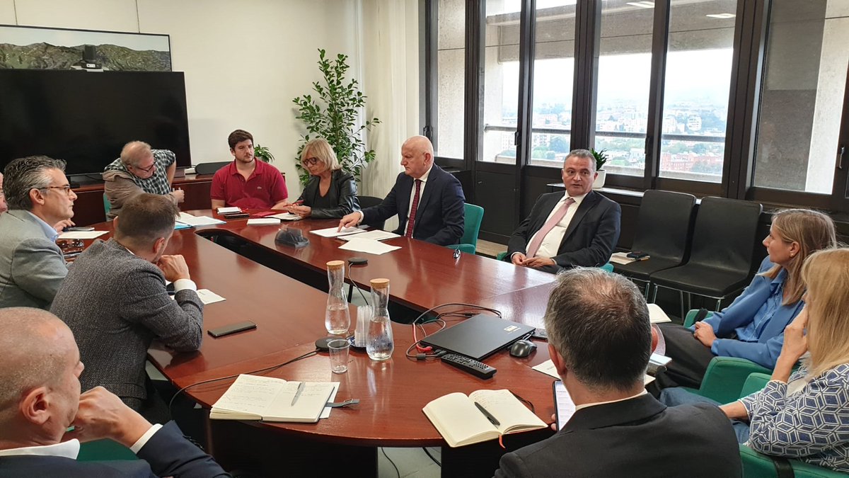RegioneER's tweet photo. #Biomedicale. #Payback sui dispositivi sanitari, la Regione chiede la totale #abrogazione della norma. Inviata al Governo la richiesta di abolizione. La #notizia 👉 https://t.co/dulUo2V04q https://t.co/rWR7V9YzQJ