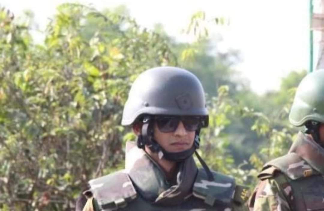 theBDarmy's tweet photo. কক্সবাজারের চকোরিয়ায় ডাকাতি প্রতিরোধ অভিযানে তরুণ সেনা কর্মকর্তা নিহত
#Bangladesh https://t.co/LQimjLqbrG