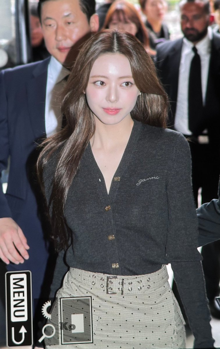 TRENDING PARTY | Drop the tags⚡️

Reply with your favorite photos of Yuna + the tags. 
🎯 GOAL: 150 replies.

GANNI GIRL YUNA

 #YunaXPFW24 #GANNI
 #ParisFashionWeek                    
 <a href="/ITZYofficial/">ITZY</a>