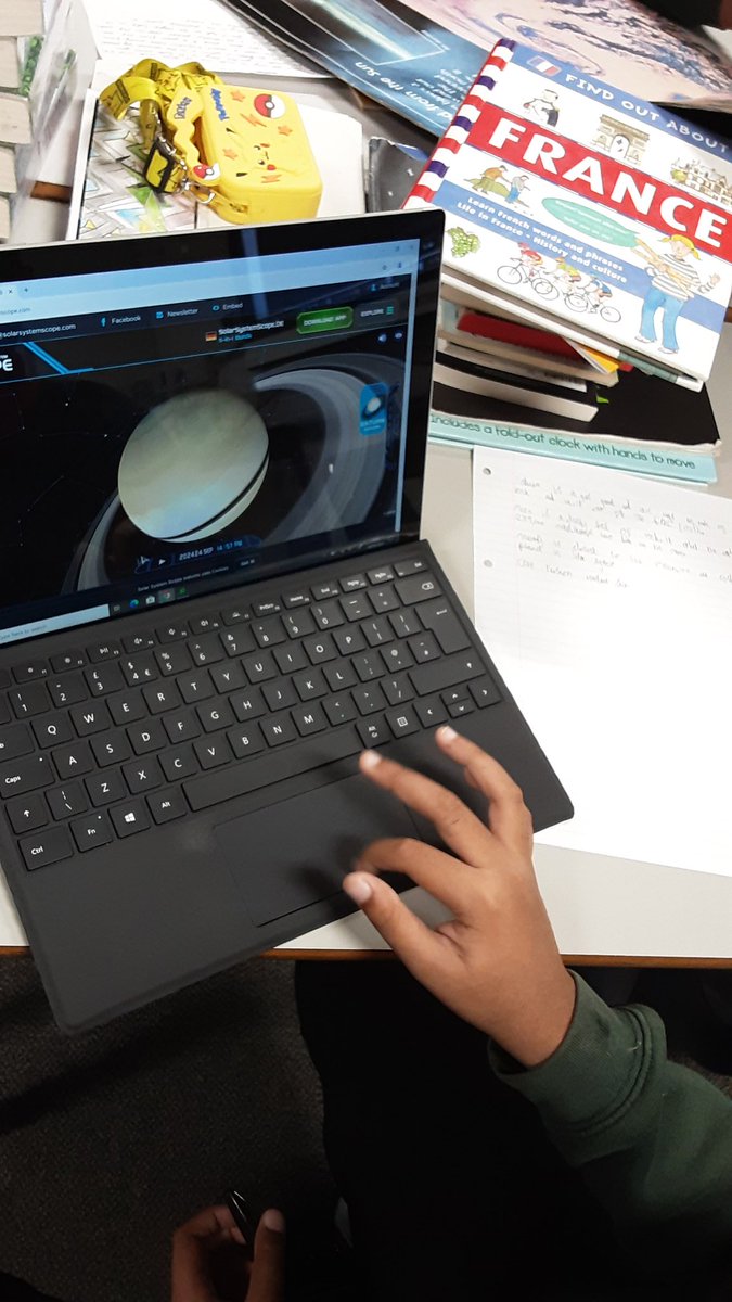 Class 5W tweet media