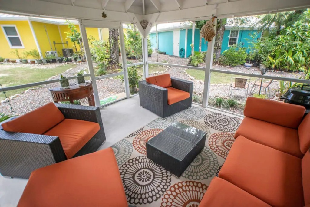 MineBeachVilla2's tweet photo. Experience the ultimate a #GrandCayman #LuxuryVilla rental! Enjoy breathtaking ocean views, upscale amenities, and a serene atmosphere for your dream vacation. #BookYourStay today at https://t.co/WonBmpWG8O
#BeachfrontEscape #TropicalParadise #IslandGetaway #VacationInStyle https://t.co/E2VRBDkjCs