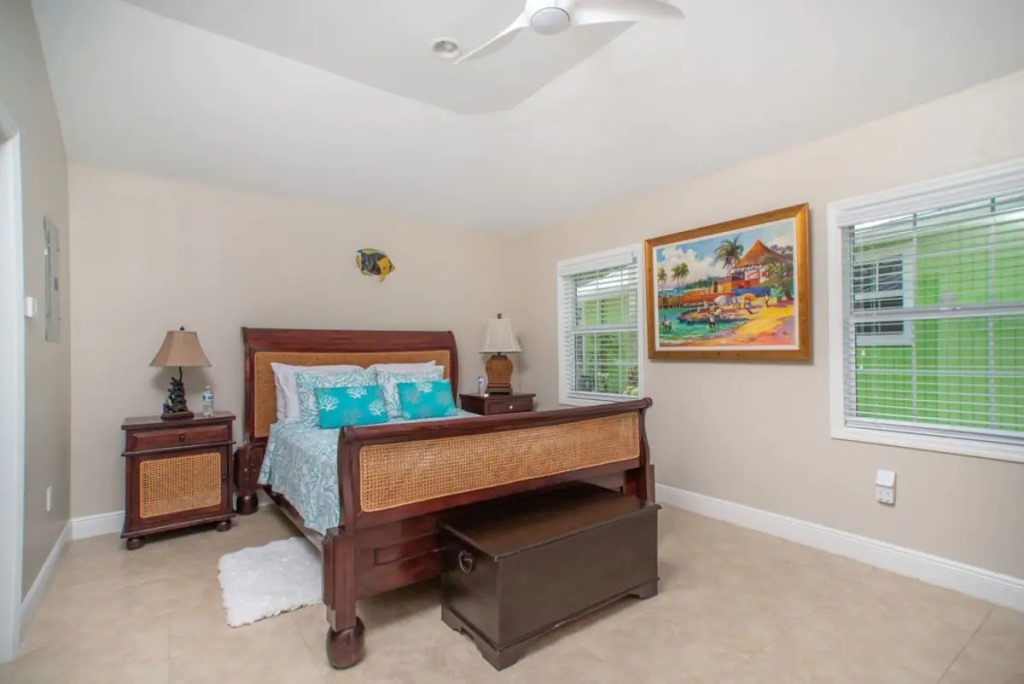 MineBeachVilla2's tweet photo. Experience the ultimate a #GrandCayman #LuxuryVilla rental! Enjoy breathtaking ocean views, upscale amenities, and a serene atmosphere for your dream vacation. #BookYourStay today at https://t.co/WonBmpWG8O
#BeachfrontEscape #TropicalParadise #IslandGetaway #VacationInStyle https://t.co/E2VRBDkjCs