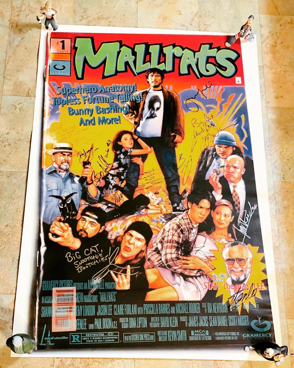 4ColorBigCat827's tweet photo. So much more I could add but here’s some of my @ThatKevinSmith collection. Forever my favorite director. https://t.co/UUofcdoDmN
