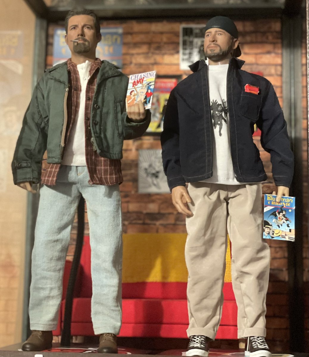 4ColorBigCat827's tweet photo. So much more I could add but here’s some of my @ThatKevinSmith collection. Forever my favorite director. https://t.co/UUofcdoDmN