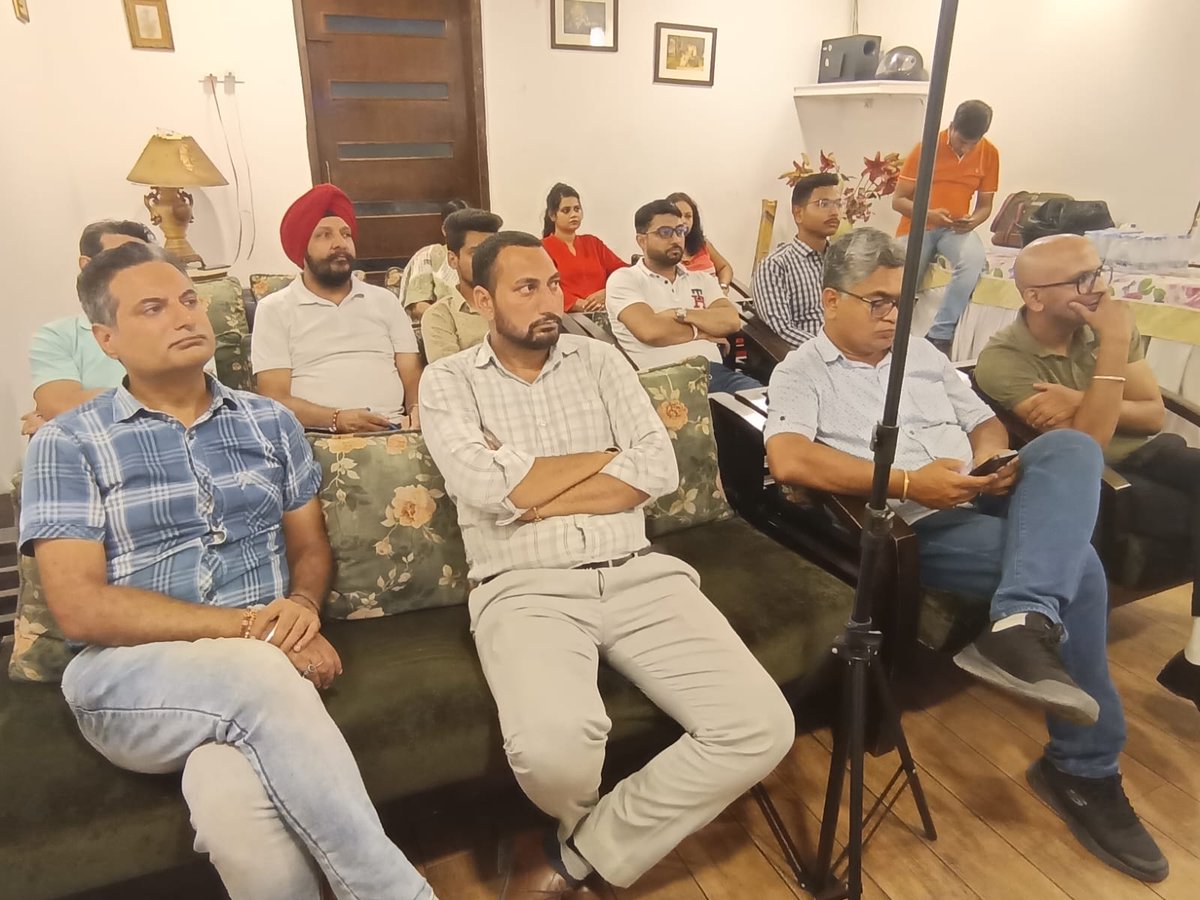 GENEINVEST's tweet photo. NJ PARTNERS MEET AT THE TNG HOTEL ON 23TH SEPTEMBER 2024.

AGENDA:
WHITEOAK NFO LAUNCH

SPEAKER:
NEELASH SHARMA
(NJ REGIONAL HEAD)

#njwealth #njmutualfunds, #systematicinvestmentplan ,#sipsahihai,#topupsip ,#investinmutualfunds, #startyoursip, #genesisinvestments, #sip https://t.co/kqkQ7WsAeD