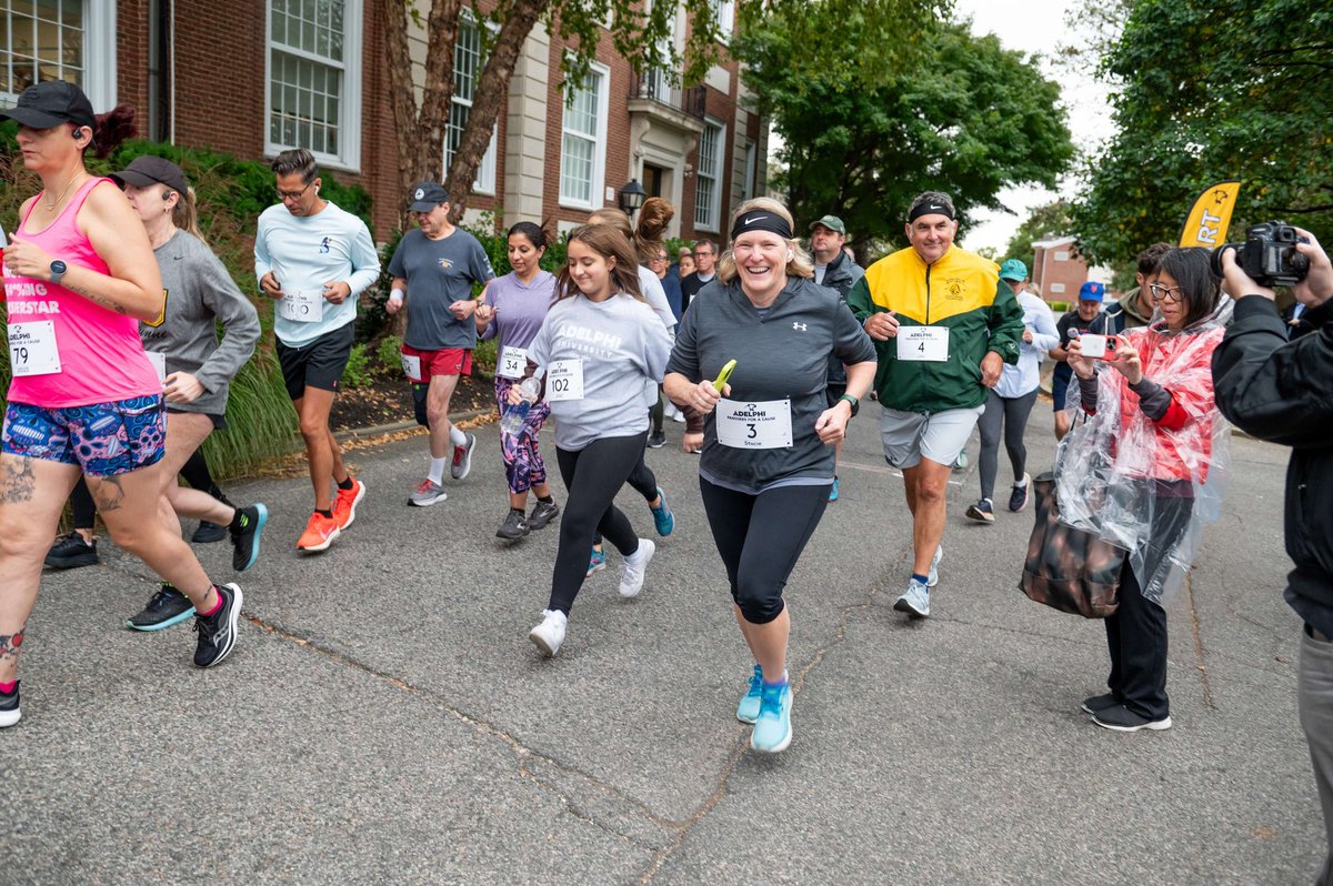 AdelphiU's tweet image. It is almost time to put your paws up and join us for Spirit Weekend! From September 27 to 29, we invite our entire Adelphi community to join us for reunions, carnival rides, athletic games and so much more: adelphi.edu/spirit-weekend/ #AdelphiSpiritWeekend