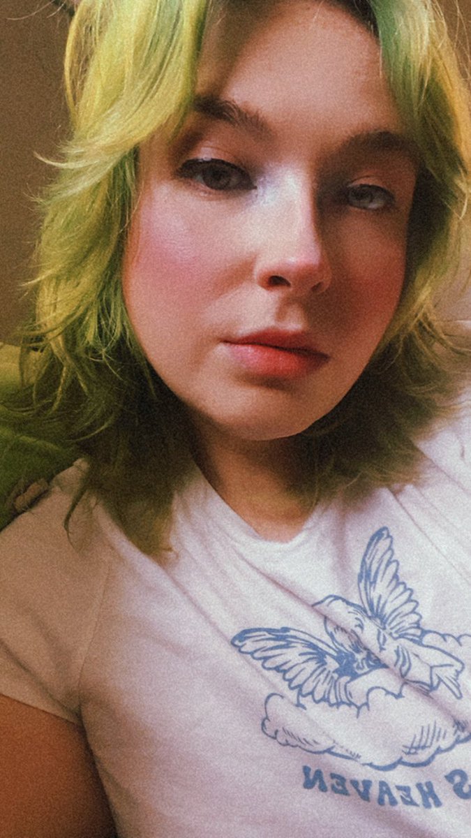 GoddessAshlynn9's tweet photo. I’m bored bored bored, someone entertain me for fucks sake #findom #paypig #tampa https://t.co/lz7dcemSRa
