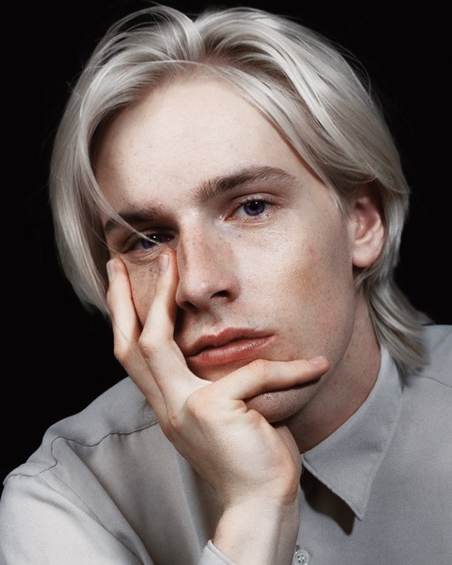 “the blood of old valyria was strong in her [daenaera], as is oft seen in the sons and daughters of the seahorse”

                                   ༺🐚༻

“though a solemn boy, the new king [aegon iii] was undeniably handsome, lean of face and form”