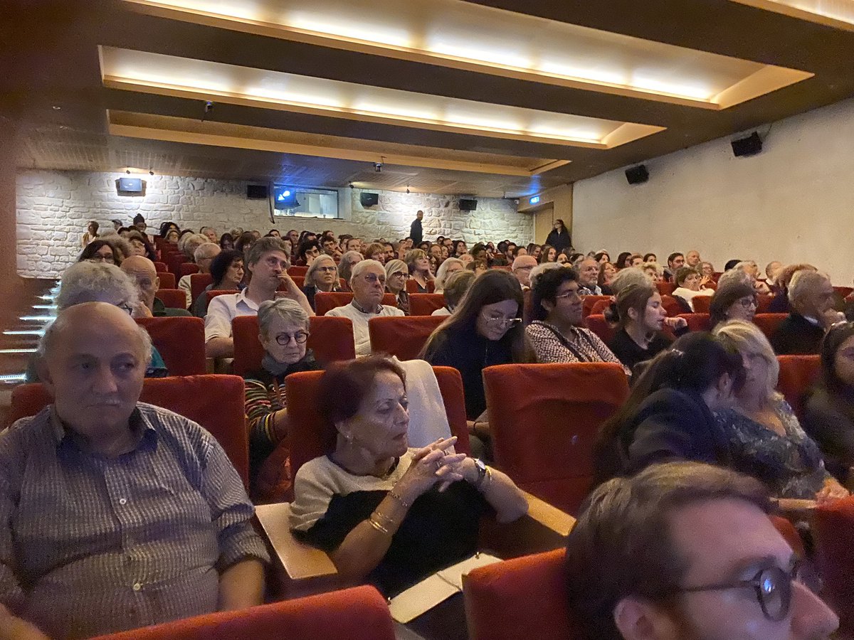 BingeAudio (@bingeaudiofr) on Twitter photo Salle comble pour l’avant-première de « Etre juif en France après le 7 octobre » diffusé dans <a href="/Programme_B/">Programme B</a> à partir de demain (3 épisodes) par <a href="/JulietteLivart/">Juliette Livartowski</a> Salle comble pour l’avant-première de « Etre juif en France après le 7 octobre » diffusé dans <a href="/Programme_B/">Programme B</a> à partir de demain (3 épisodes) par <a href="/JulietteLivart/">Juliette Livartowski</a>