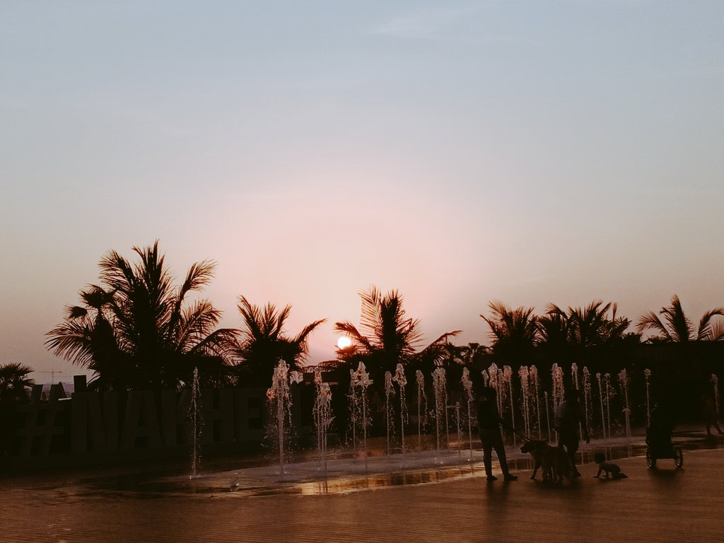 SuperJobhe's tweet photo. Thank you for your beautiful sunset Dubai 🧡🇦🇪 https://t.co/3ppXK1bM26