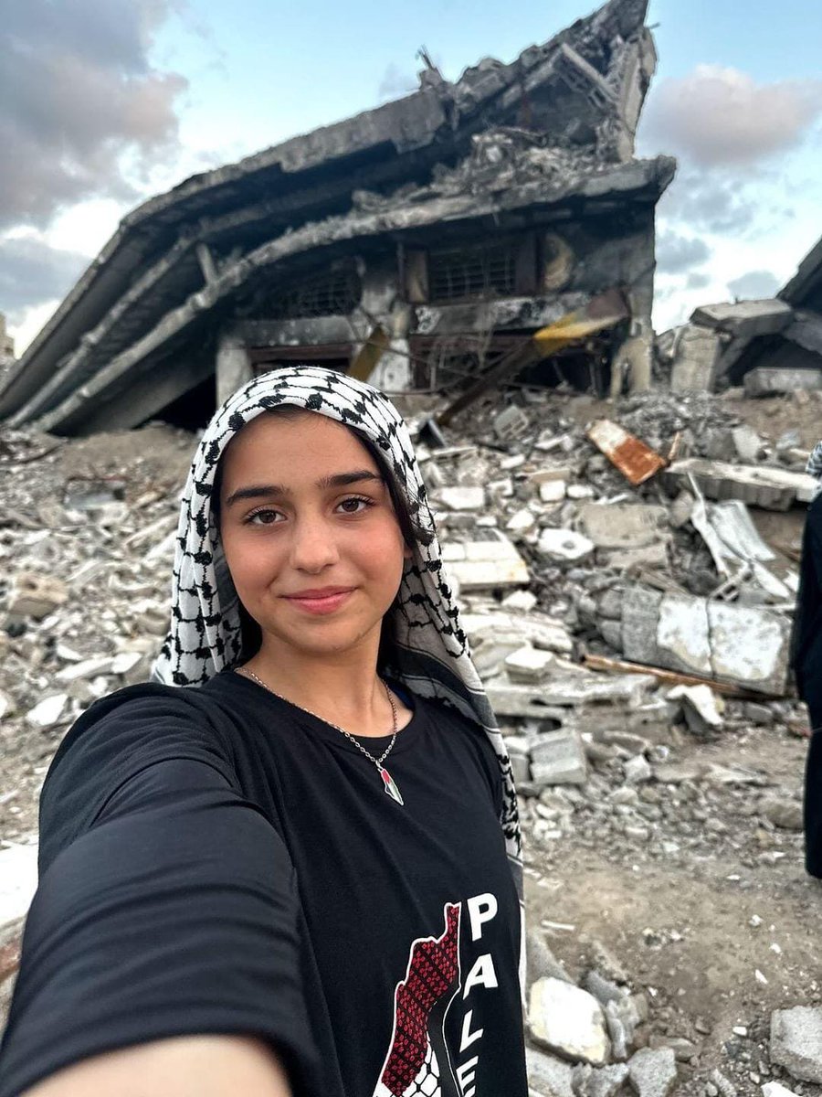 Naila_Ayad's tweet photo. Retweet and write down "Free Palestine" if you support Palestinians. https://t.co/BPDXcuXWkQ