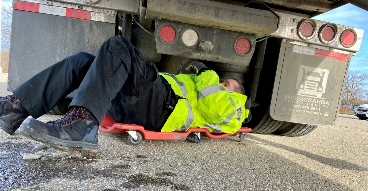 Canadian Roadcheck blitz puts one in three vehicles out of service dlvr.it/TDdf17