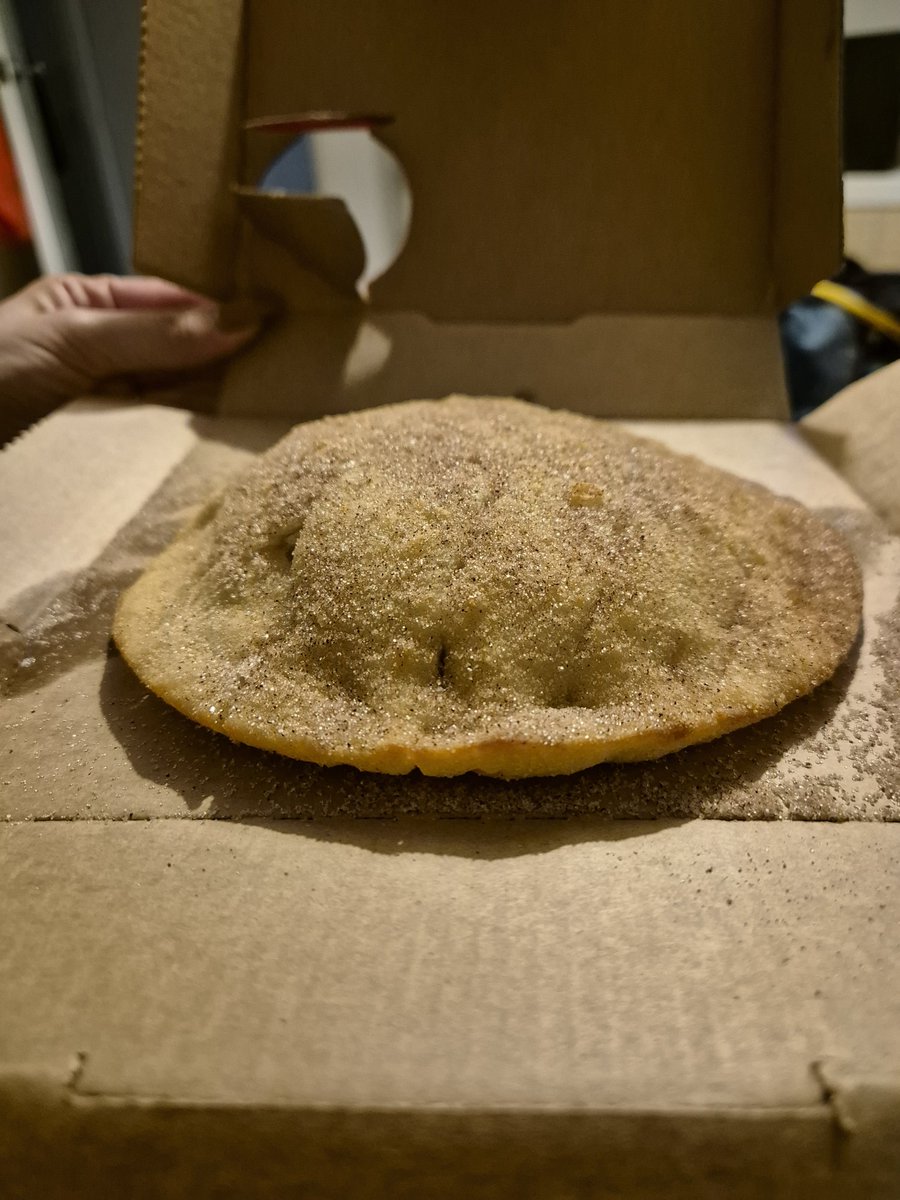 BenMoorhouse's tweet photo. @Dominos_UK I think you missed the memo - sticks are usually straight lines not uncooked ufo shaped dough https://t.co/NWJw6SlGWB