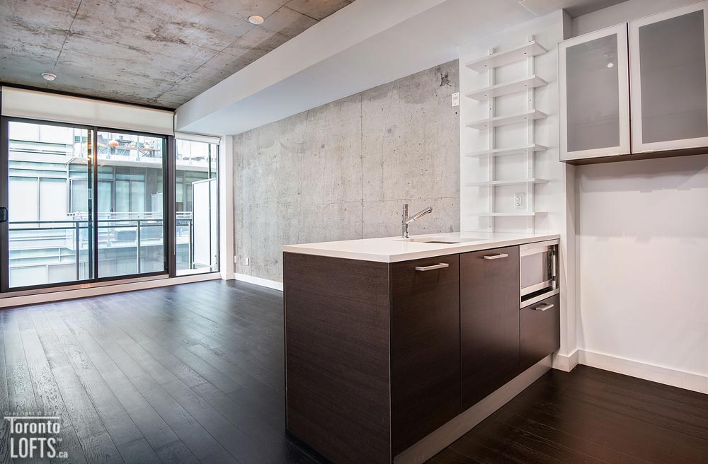 Toronto_LOFTS's tweet photo. New LOFT for Rent at **Ninety Lofts** $2,499

1 Bdrm 1 Bath With Large Full Length 120 Sf Private Balcony W/Bbq Gas Line, 1 U/G Parking &amp; 1 Storage Locker. 

Book a Visit here: https://t.co/qd97Ey1gnd https://t.co/OpQaW6uGAt