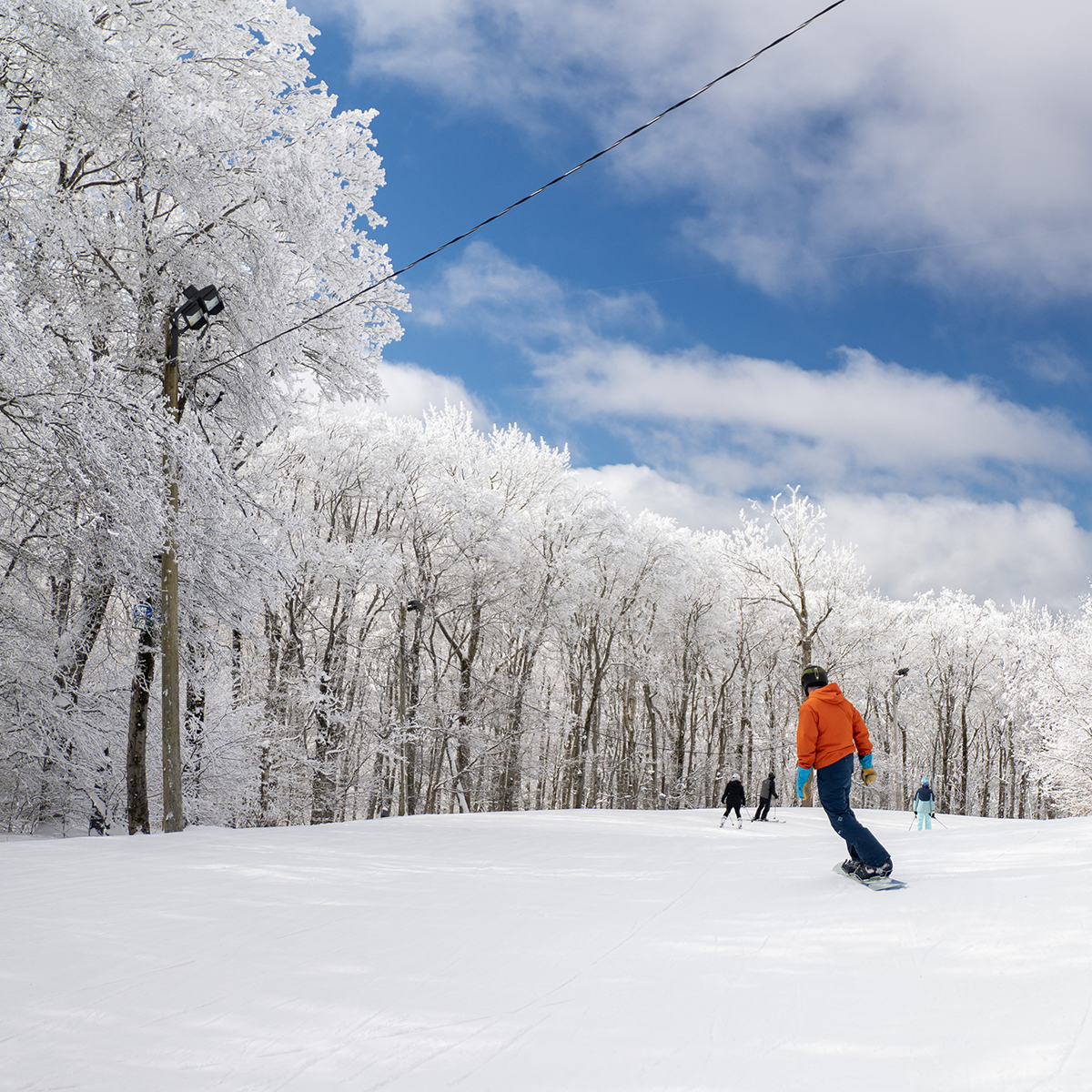 Who is ready for days like this? They will be here sooner than you think!

#jiminypeeks #jiminypeak #winteriscoming #intheberkshires #visittheberkshires #skimass