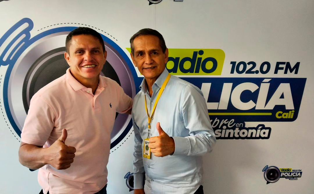 𝗣𝗢𝗥 𝗦𝗜𝗘𝗠𝗣𝗥𝗘 𝗘𝗟𝗟𝗔 suena en la estación radial <a href="/policiacali/">Policía Metropolitana Santiago de Cali</a> 102.0 FM. 𝐄𝐬𝐜𝐮́𝐜𝐡𝐚𝐥𝐚 𝐞𝐧 𝐭𝐮 𝐩𝐥𝐚𝐭𝐚𝐟𝐨𝐫𝐦𝐚 𝐟𝐚𝐯𝐨𝐫𝐢𝐭𝐚 | bit.ly/xsiempreella

#salsa #salsaromantica #salsabaul  #sonando #sonandoahora #colombia #calico #orquestalaidentidad