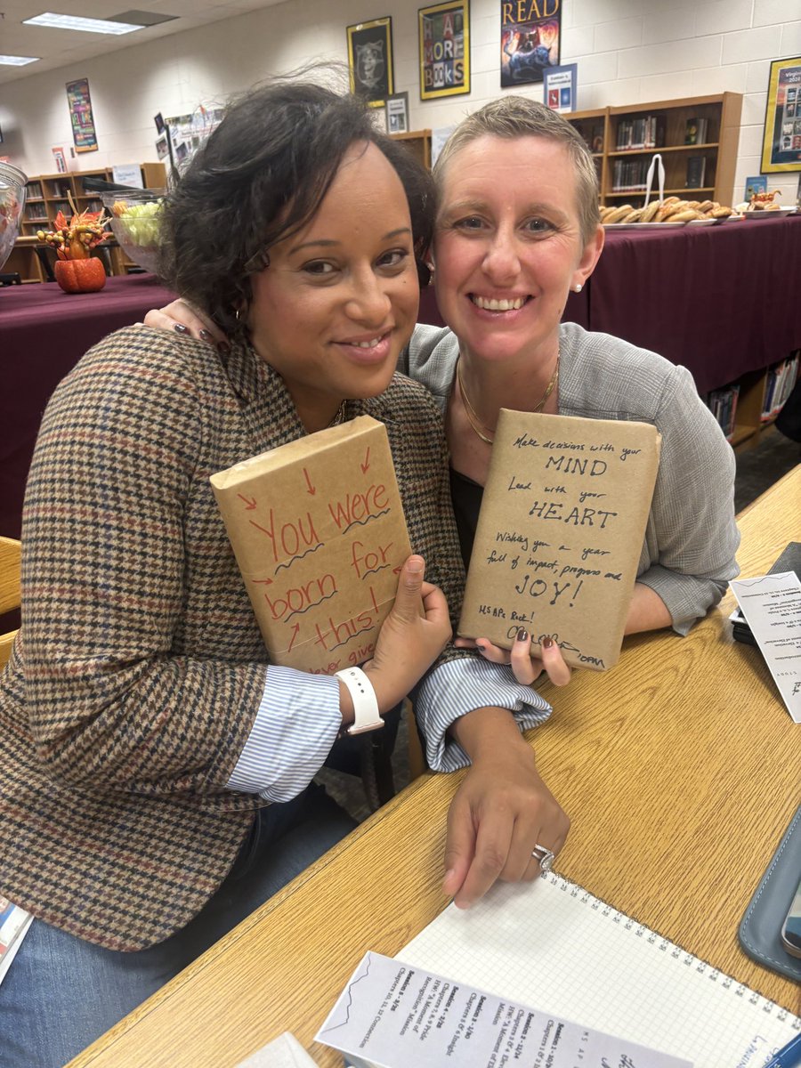 We loved getting our books with sweet messages of inspiration! #powerofmoments <a href="/LCPSOfficial/">LCPS News</a> @Martinez_LCPS #dreamteam <a href="/WatsonMountain/">Watson Mountain MS</a> #middleschoolbookclub