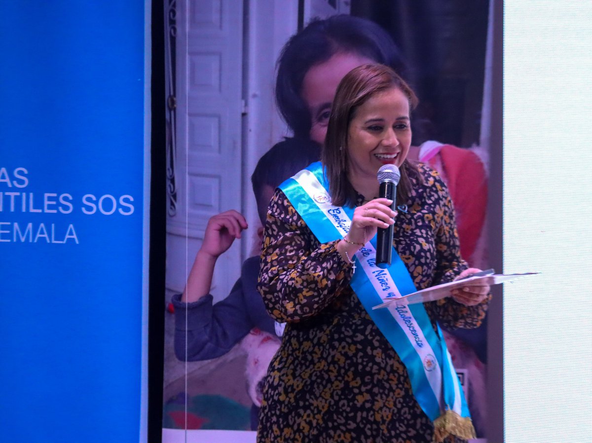secretariasvet's tweet photo. Danissa Ramírez, secretaria ejecutiva de #SVET, participó en el diálogo 'Gobernando desde la Niñez y Adolescencia', organizado por @JoiningForcesGT. En este espacio, jóvenes de 10 departamentos de Guatemala, expresaron sus inquietudes y solicitudes a las autoridades. https://t.co/biYfx90PUb