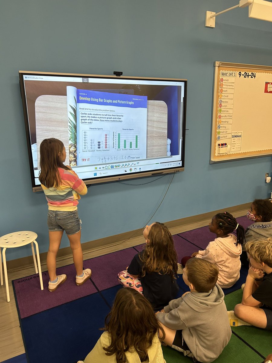 FCPSShiplett's tweet photo. I love how i-Ready Math allows students to share their thinking! Students use math vocabulary to explain their strategies! #UESHAWKS
@UrbanaEL_FCPS https://t.co/SFmfuYdew2