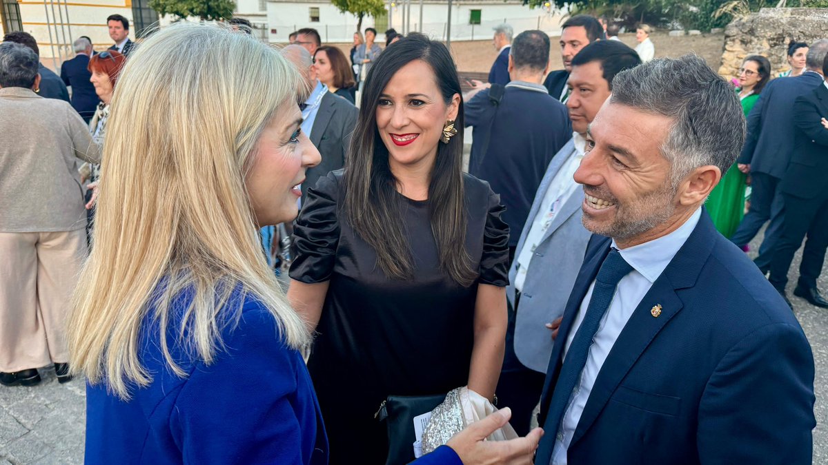 AytoAntequera's tweet photo. 🏛️ Antequera participa en el XVII Congreso Mundial de las Ciudades Patrimonio #OCPM, que se celebra en #Córdoba
Asisten los tenientes de alcalde @aNaCeBRiaN y @juanrosasgallar
Presentes más de 200 representantes internacionales, de hasta 29 países
#Antequera es #MásCiudad https://t.co/Ql04SHa5PC