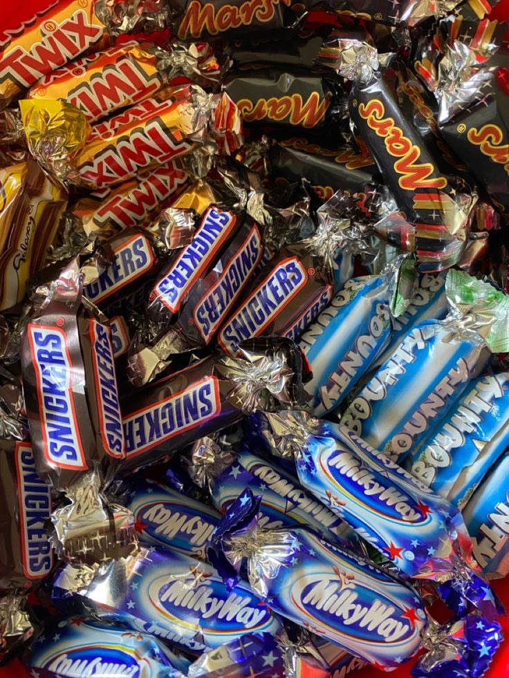 funfoodpolls's tweet photo. ₊˚⊹ open up a chocolate factory! ₊˚⊹
⟡🍫₊˚⊹♡
interactive thread 🪡 food poll :) https://t.co/HSbPh1RTct