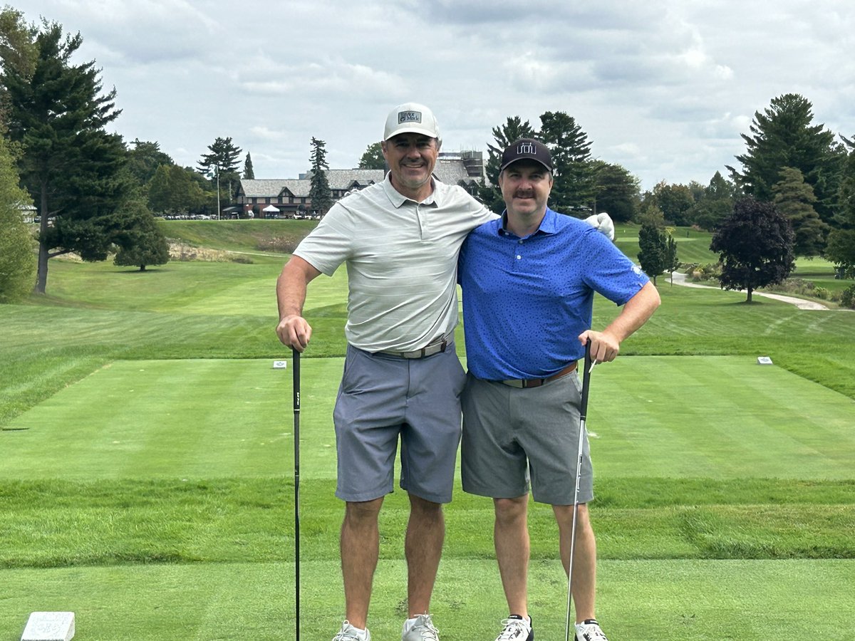 jasonyork33's tweet photo. Happy anniversary to Derek &amp; his lovely wife Heather . Heather was good enough to let Derek join me for a round of golf at the Royal Ottawa today on they’re wedding anniversary.  
Heather …we had a great time and you married a good fella, enjoy you’re anniversary 🥂 https://t.co/DGjAspl1UR